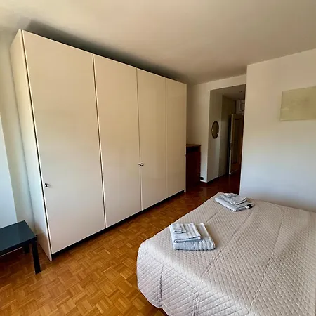 Art & Apartment